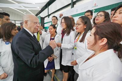 Pide Narro reforzar valores y ética médica 