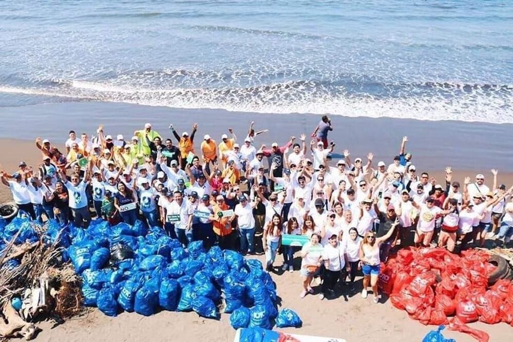 Comenzó con el reto de limpiar los océanos / Foto: Instagram y Facebook