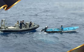Pescador sobrevive 8 días a la deriva frente a Oaxaca; Armada de México lo rescata con vida