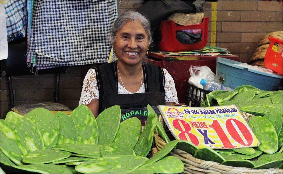 Hermelinda Blas, vendedora de nopales en la Merced. Foto: Brenda Martínez/ EL UNIVERSAL