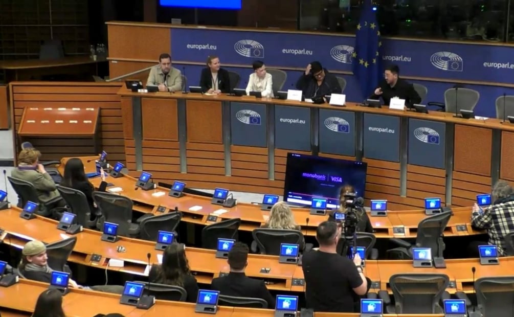 Parlamento Europeo durante la proyección de documentales sobre niños ucranianos. Foto: Captura de pantalla