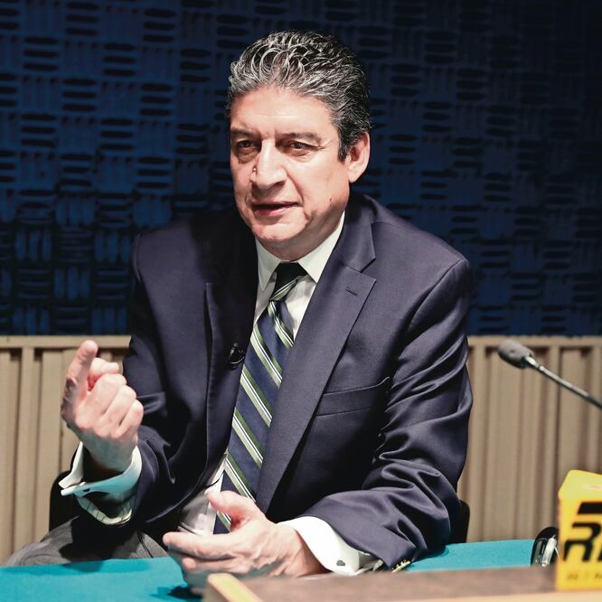 Carlos González Rodríguez, Director de noticias del Sistema de Radio y Televisión Mexiquense. VALENTE ROSAS. EL UNIVERSAL