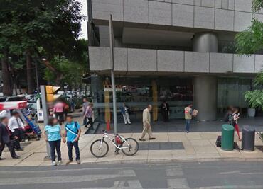 Asesinan a hombre en cantina de Reforma y lo dejan en refrigerador