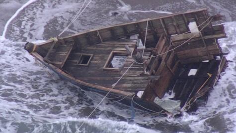 El "barco fantasma" con restos humanos que apareció en las costas de Japón