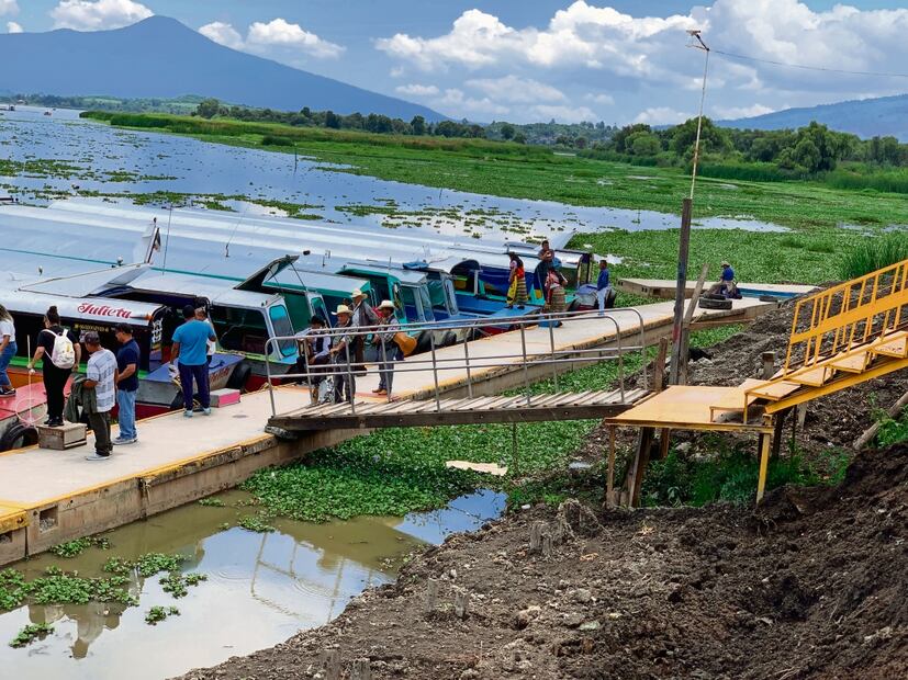 El muelle general, donde inicia el principal canal de navegación y se utiliza para el recorrido de turistas y el traslado de habitantes, tuvo que ser recorrido cuatro metros. Foto: Foto: Carlos Arrieta