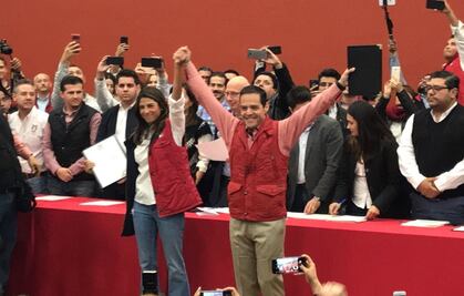 Sylvana Beltrones y “Maloro” Acosta registran fórmula al Senado por Sonora