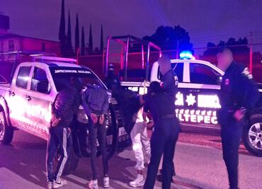 Arrestan a tres hombres tras persecución por robo de camioneta de lujo en Edomex