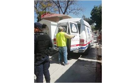 Hombre pierde dedos tras explotarle “paloma” que encontró en panteón de Oaxaca