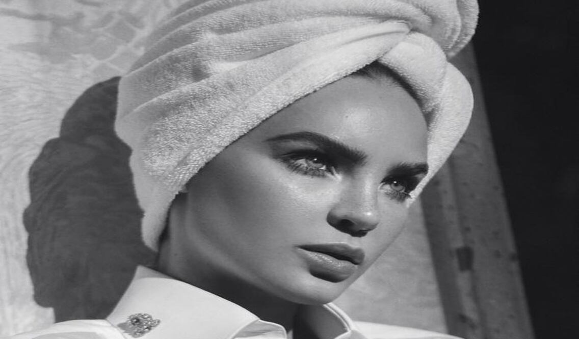 Belinda no deja de sorprendernos con sus outfits para uno de los programas estelares de la televisora del Ajusco / Foto: Instagram @belindapop