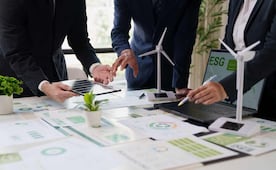 España y Bloomberg anuncian alianza para crear acelerador de energía verde; buscan reforzar infraestructura eléctrica