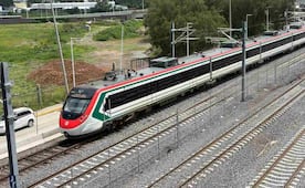 Tren Felipe Ángeles opera con marcha lenta; usuarios reportan saturación en varias estaciones
