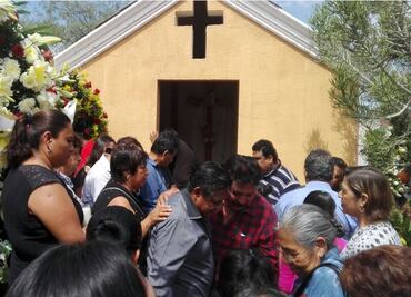 Con lágrimas, despiden al padre Machorro en Puebla