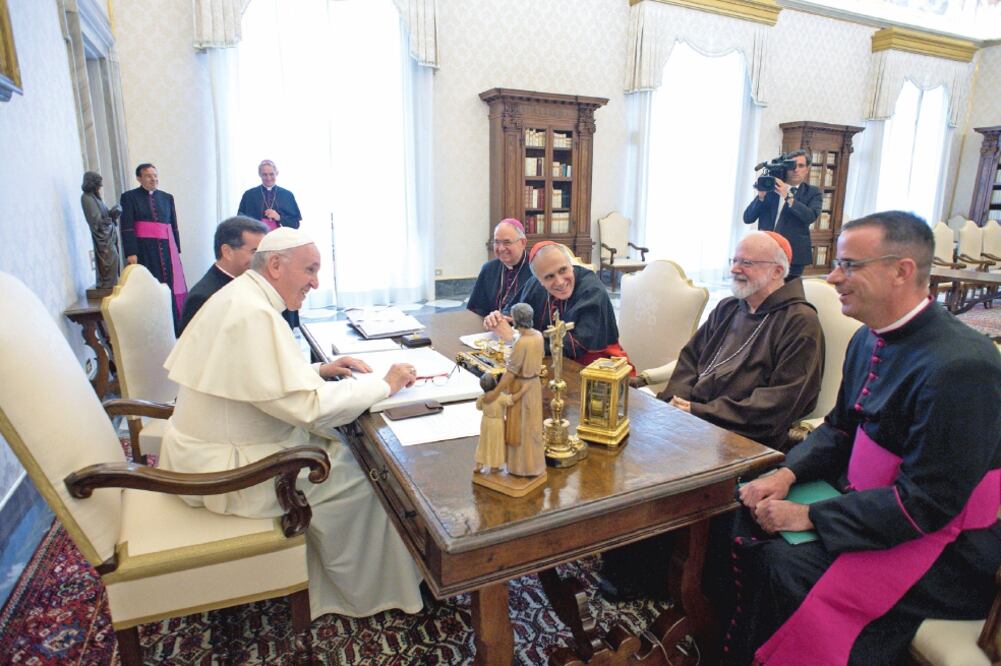 El papa Francisco durante su encuentro con la cúpula del Episcopado de EU para abordar los abusos sexuales cometidos por curas contra niños. Foto: REUTERS