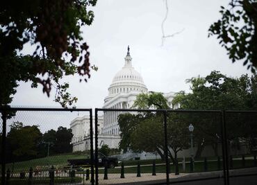Se desata incendio en un edificio cerca del Capitolio de Estados Unidos