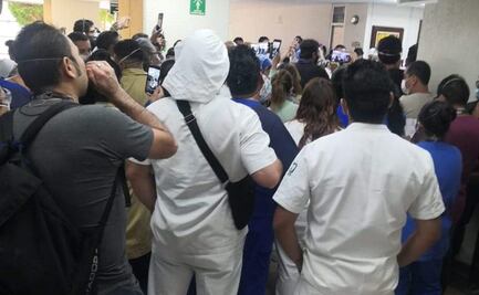 “Queremos que Zoé Robledo venga a despachar al Centro Médico Siglo XXI”