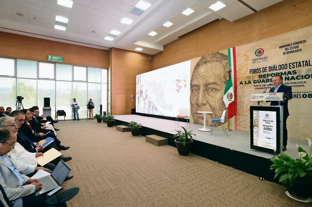 El rechazo se manifestó en el marco de los foros de Diálogo Nacional acordados y convocados por la Junta de Coordinación Política de la Cámara de Diputados para debatir las iniciativa. Foto: Especial