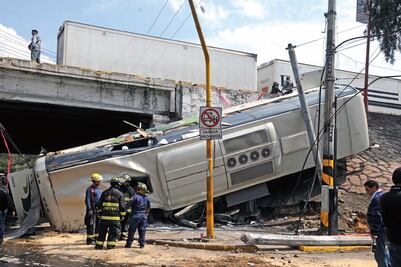 Defiende IP doble remolque y culpa a choferes por choques