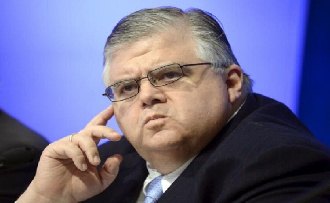 "It is important to continue giving liquidity to the market and putting a brake on the currency's depreciation," Carstens said in a radio interview. (Photo: Reuters)