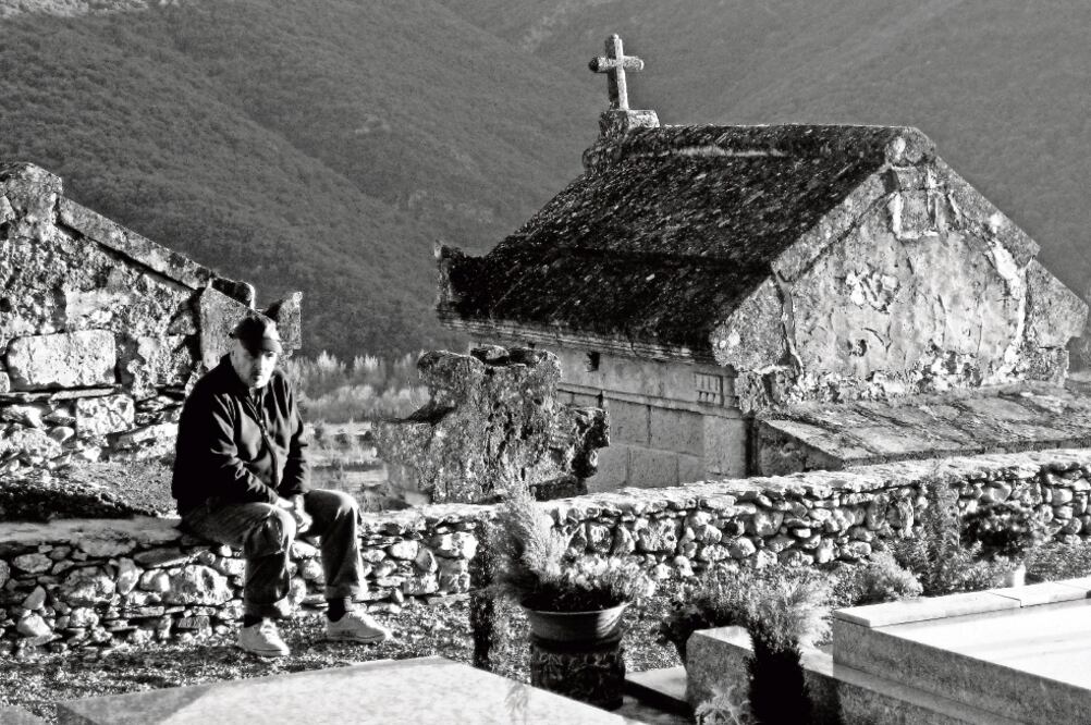 El documental sigue al autor por los siete países donde el escritor tiene fuertes lazos (CORTESÍA)