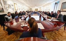 Sheinbaum se reúne con economistas en Palacio Nacional; asisten miembros del Gabinete