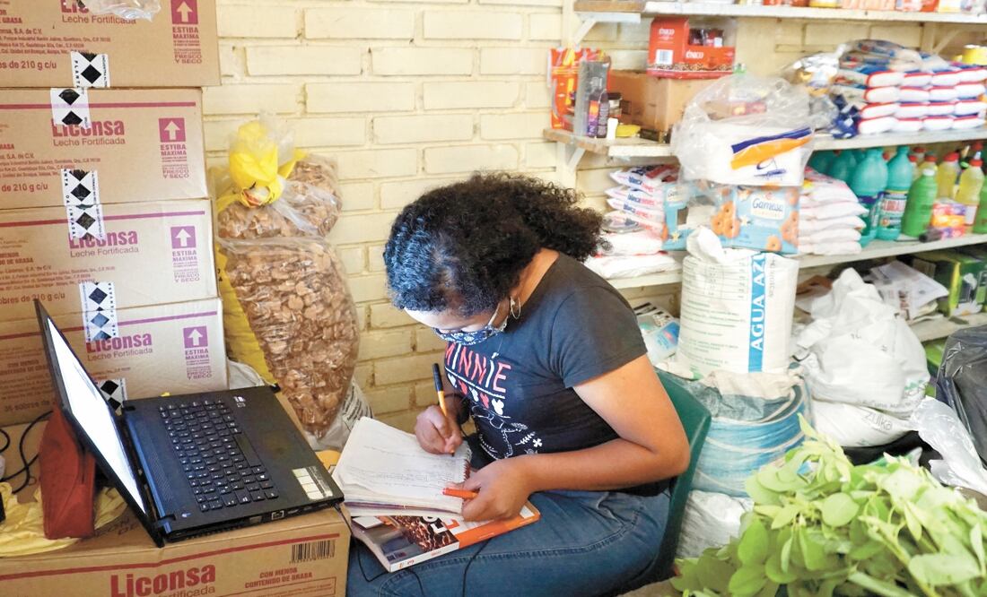 Cepal sugiere bajar impuestos a los equipos para conectarse. ARCHIVO EL UNIVERSAL