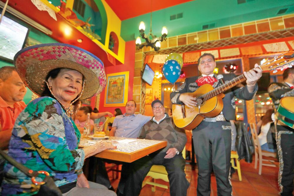 Los mexicanos que asistieron al Festival del 5 de Mayo afirmaron que no sienten temor, sin importar que las políticas migratorias de EU se hayan endurecido. (LUIS CORTÉS. EL UINIVERSAL)