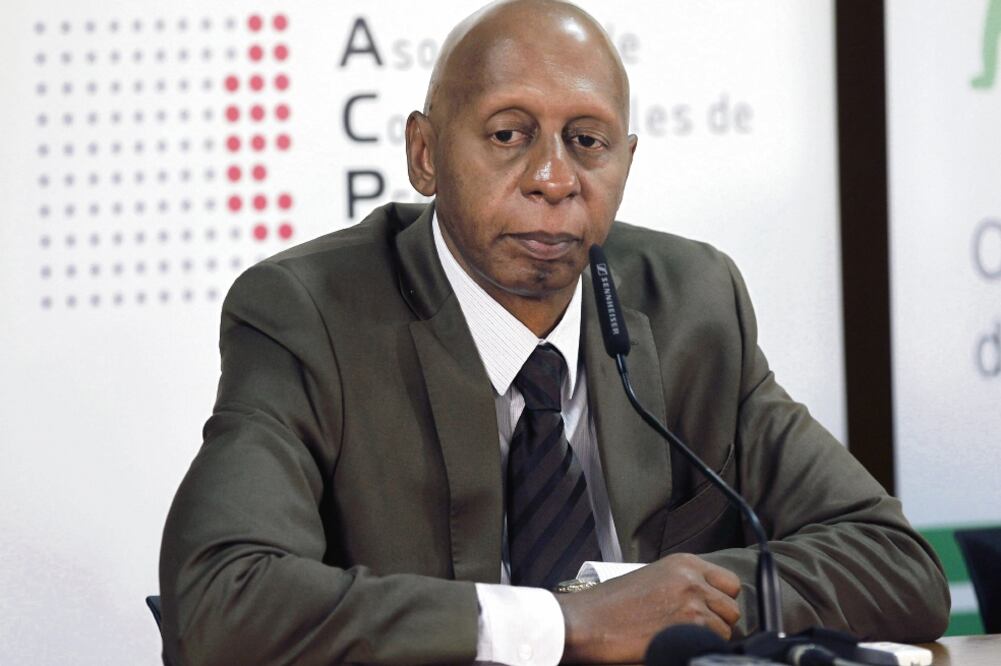 El disidente cubano, Guillermo Fariñas, en una imagen de 2013 durante una conferencia de prensa en Madrid (ARCHIVO. EFE)