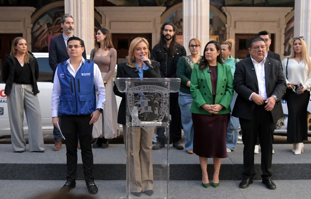 La gobernadora de Chihuahua, María Eugenia Campos presentó el Plan de Acción Integral Contra el Maltrato Animal. Foto: Especial