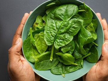 La extraña hoja verde que es una poderosa fuente de vitaminas y minerales esenciales