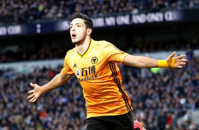 Golazo de Raúl Jiménez le da el triunfo al Wolverhampton ante el Tottenham
