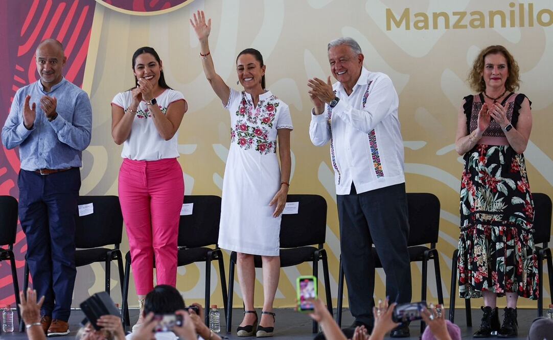 El presidente Andrés Manuel López Obrador y la presidenta electa Claudia Sheinbaum encabezan la inauguración del Acueducto Armería-Manzanillo, en Colima. Foto Hugo Salvador / EL UNIVERSAL