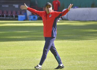 Chivas no le llegó al precio a ningún técnico, por eso se mantiene Marcelo Miche Leaño