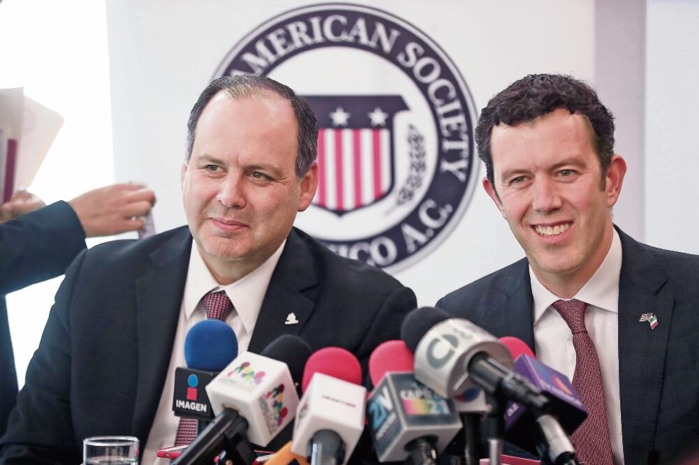 Gustavo de Hoyos, de Coparmex, y Larry Rubin, representante republicano, durante conferencia de prensa conjunta (ALEJANDRA LEYVA. EL UNIVERSAL)
