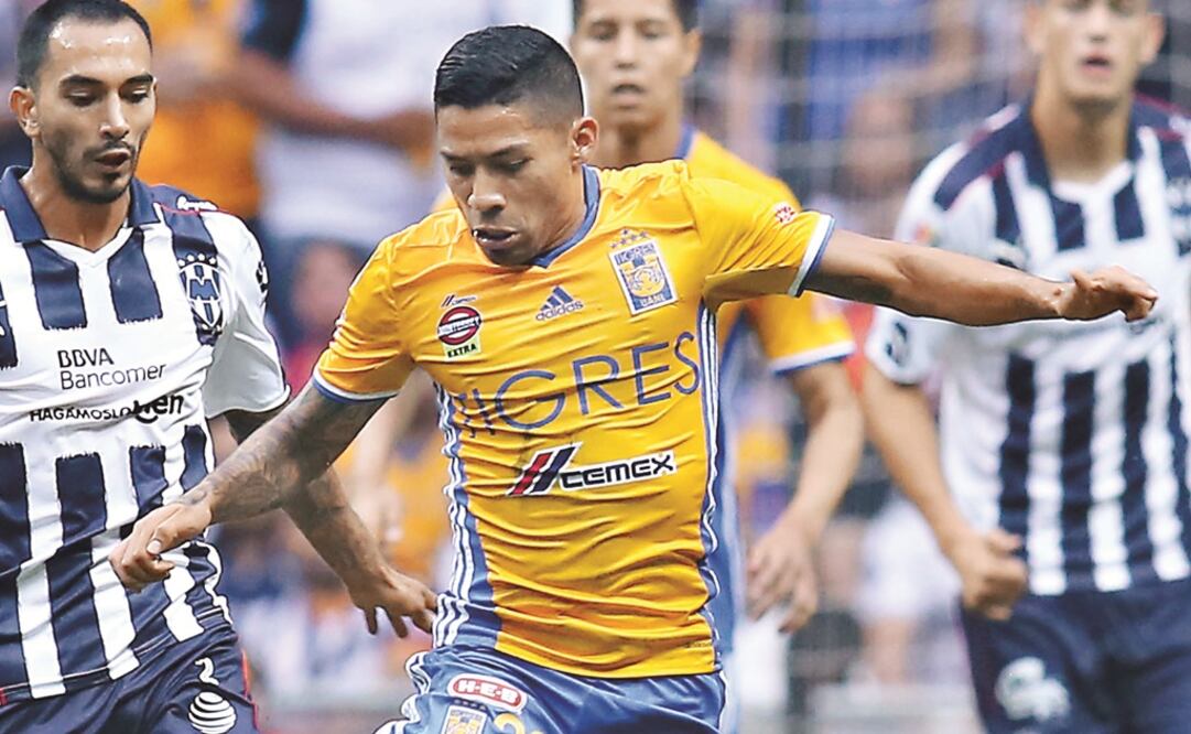 Javier Aquino, en un contragolpe dejó a sus oponentes en el camino (JOSÉ LUIS MÁCÍAS. IMAGO7)