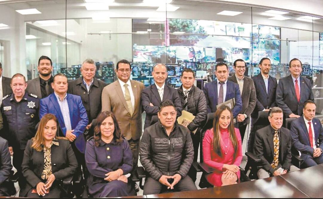 Dirigentes del sector empresarial se reunieron con el gobernador de la entidad para reconocer el avance en la reducción de delitos.Foto/Especial
