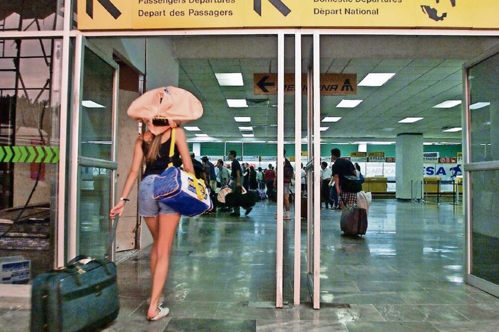 De acuerdo con la Canaero, las utilidades de los grupos aeroportuarios supera n por 6 o7 puntos al 9% en promedio que perciben las aerolíneas. Foto: ARCHIVO EL UNIVERSAL