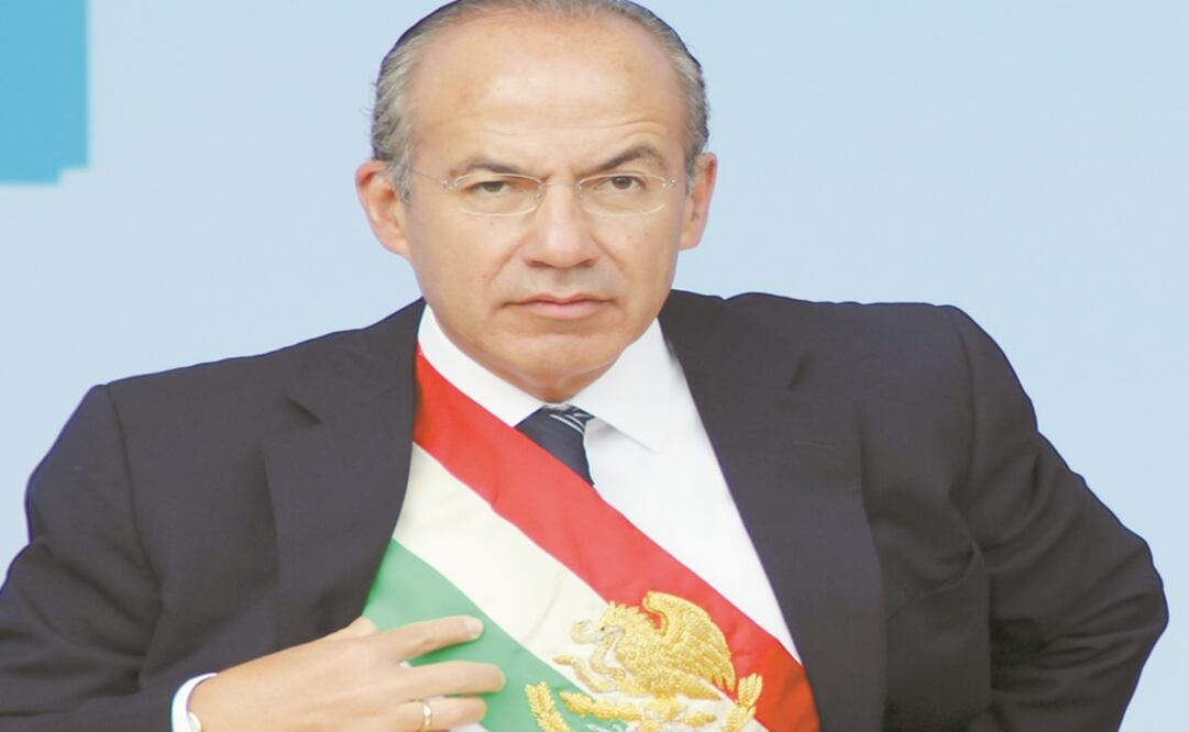 Desde 1924 se usó el verde en la franja superior, pero en junio de 2010, en la presidencia de Calderón cambió por el rojo. Foto: ARCHIVO EL UNIVERSAL