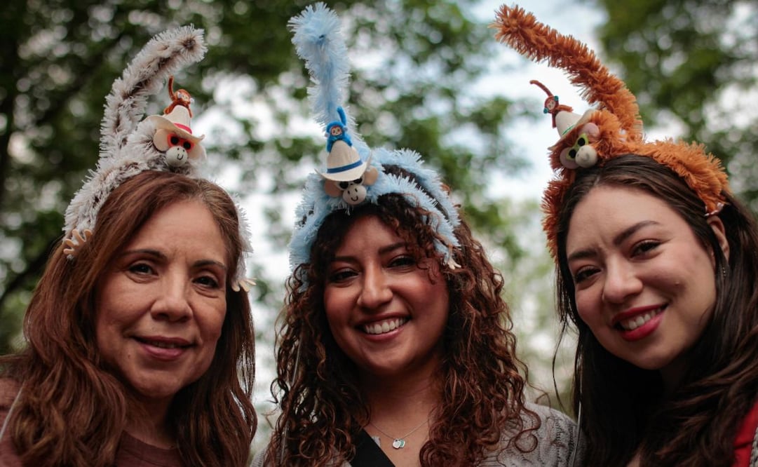 Familias disfrutan de la Navidad y pasean por el Bosque de Chapultepec, en la Ciudad de México. Foto: Santiago Reyes/EL UNIVERSAL