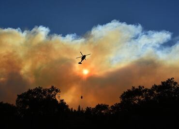 Gobernador de California pide se declare desastre mayor a los incendios
