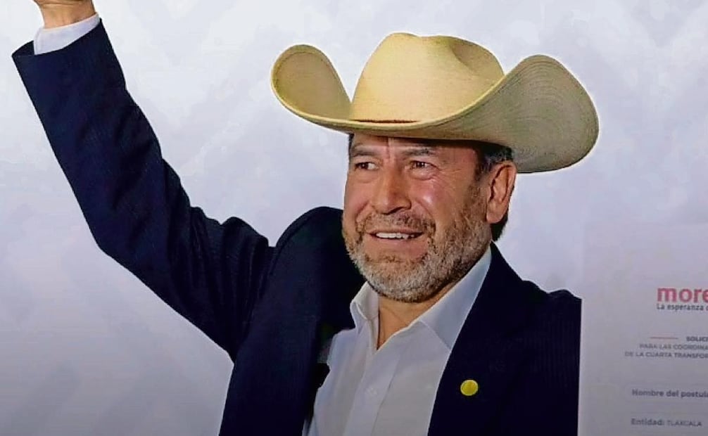 Diputado federal con licencia.