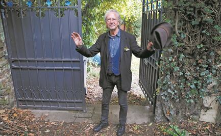 Miembros del comité Nobel dimiten debido a premio de Peter Handke