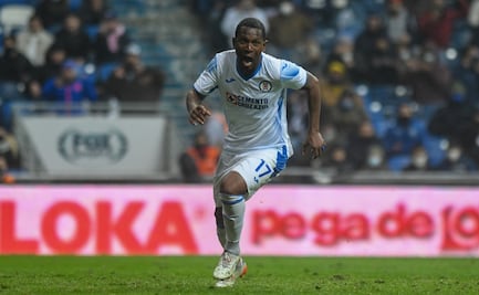 Bryan Angulo deja al Cruz Azul de inmediato y se va al Santos de Brasil 