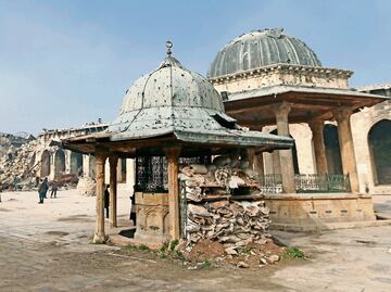 Destruyen la Gran Mezquita de Alepo y roban biblioteca