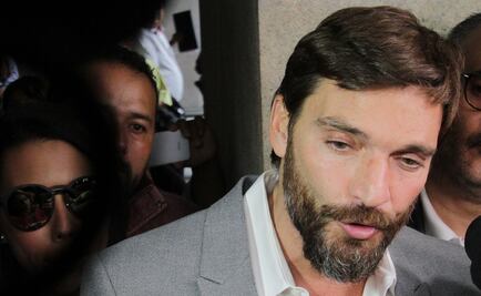 Julián Gil asegura que ha recibido amenazas de sicarios y hackers