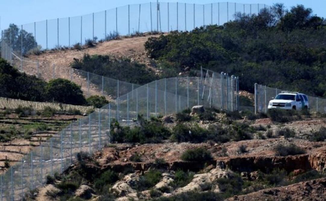 Mexico tightly restricts gun sales but the flow south of U.S. weapons helped fuel battles between drug gangs and security forces that have killed more than 100,000 people since 2007. (Photo: Reuters) 