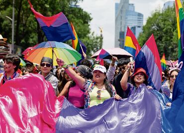 IMSS aplica mil 540 pruebas para detectar VIH y Hepatitis C en Marcha del Orgullo 2025; se garantiza derecho a la salud, afirma