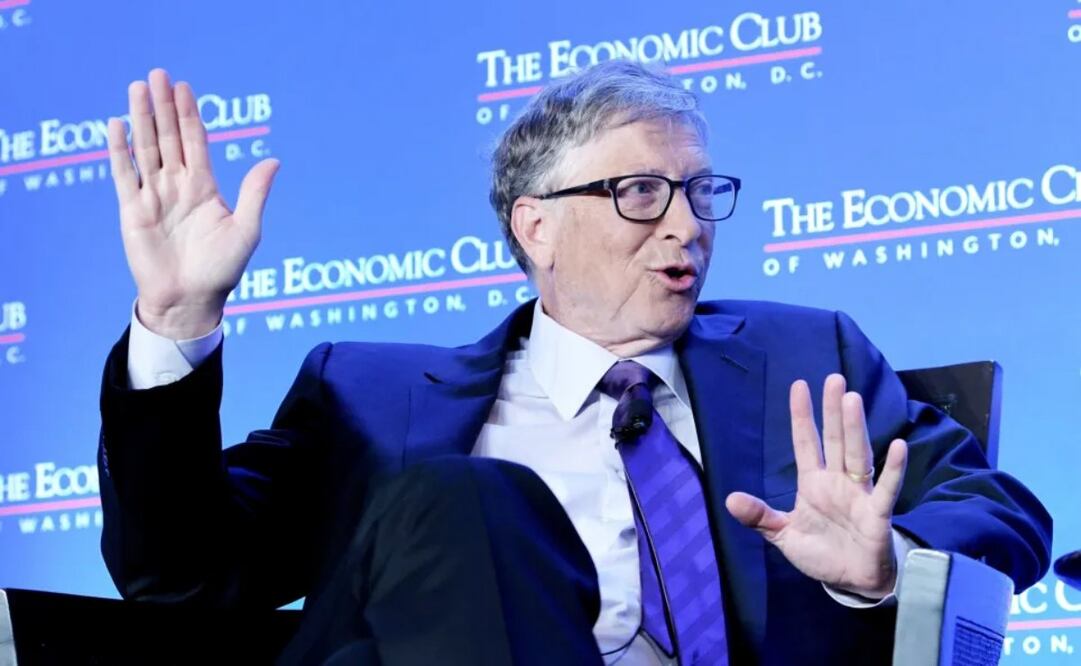El fundador de Microsoft, Bill Gates, habla durante su participación en un evento en la sede del organismo en Washington (EU). Foto: EFE