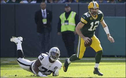 Packers vence a Raiders con histórico juego de Rodgers