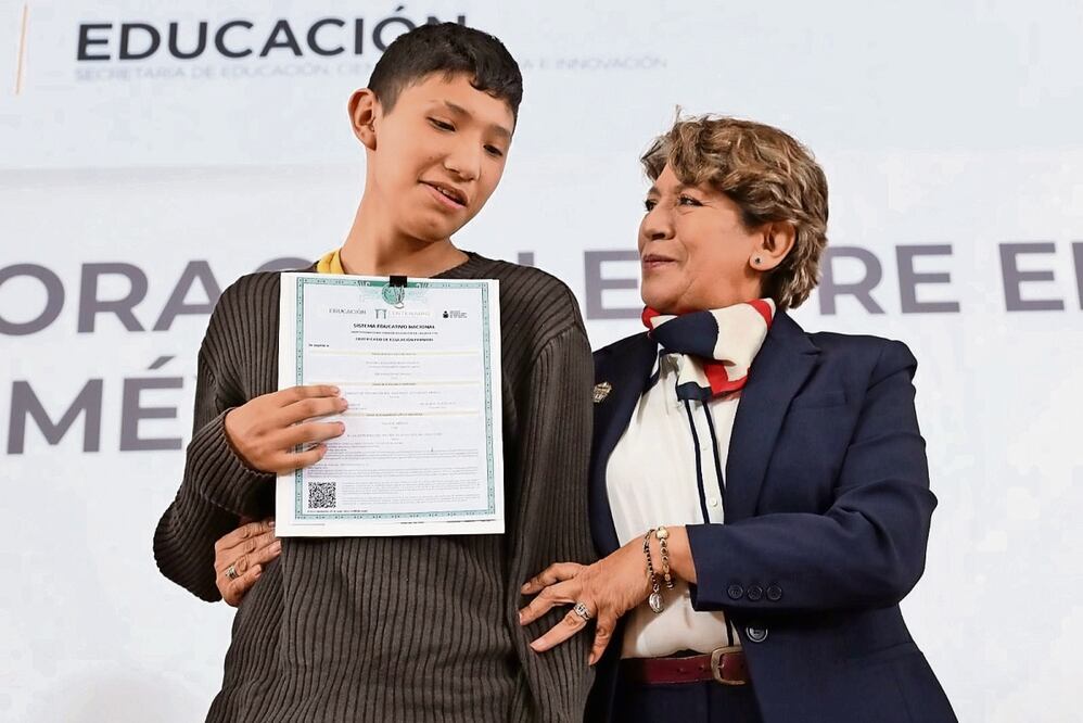 Delfina Gómez encabezó la firma del convenio para el plan de alfabetización en el Parque Zoológico del Pueblo. Foto: Especial