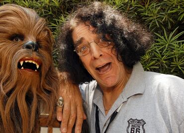 Que la fuerza te acompañe Chewbacca; muere Peter Mayhew